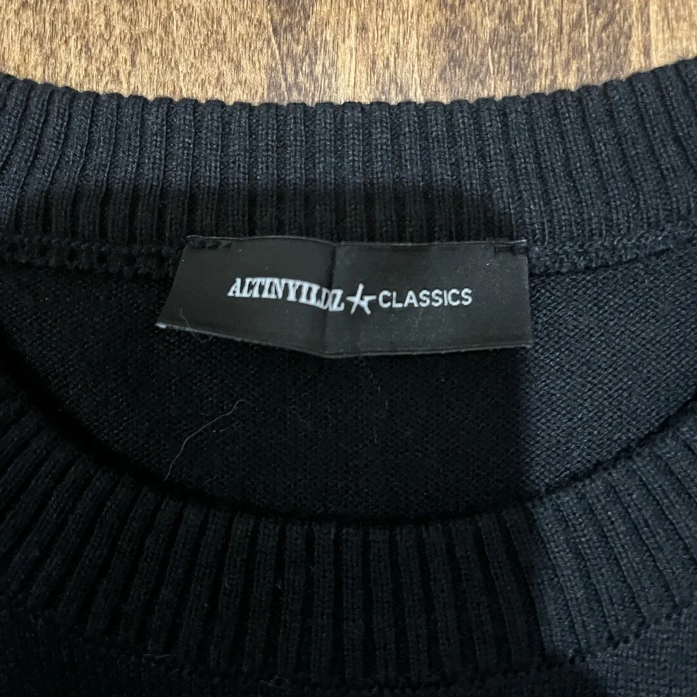 Altinyildiz classics Turkish men’s black sweater